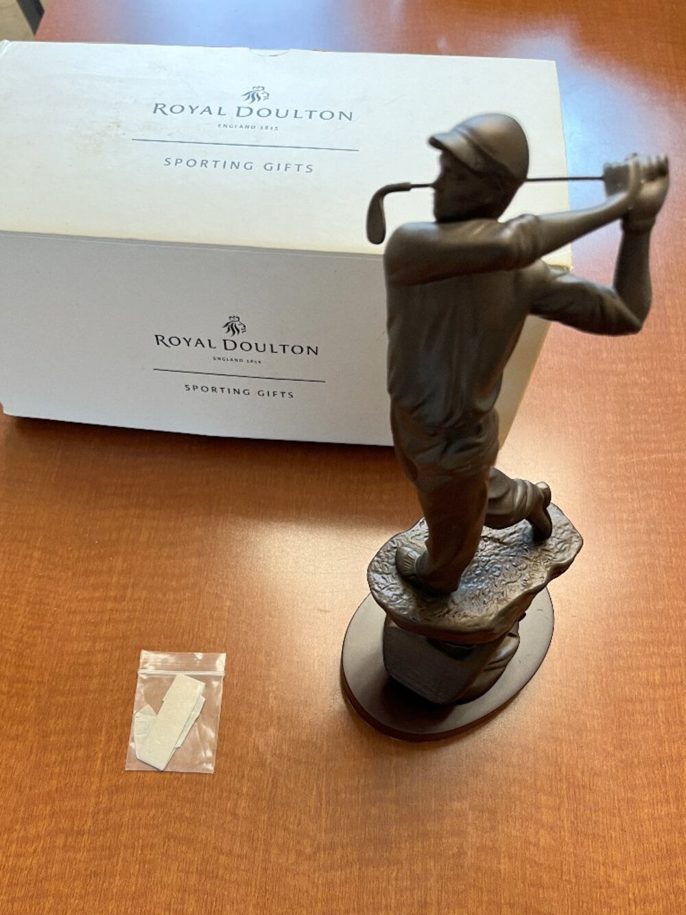 ROYAL DOULTON SPORTING GIFTS COLLECTION GOLFER FIGURE BRONZE EFFECT PORCELAIN